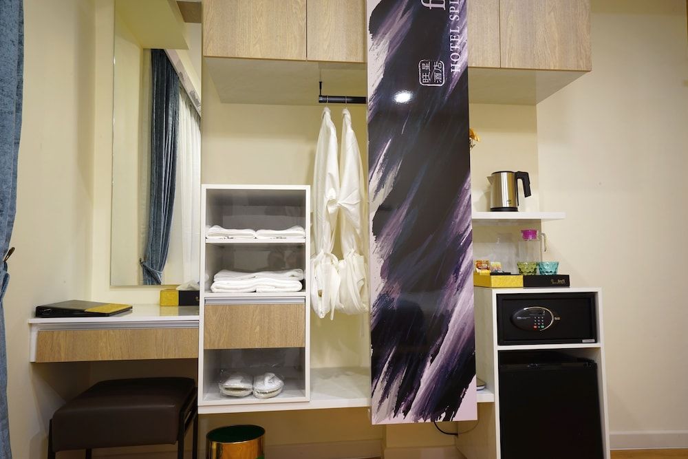 five6 Hotel Splendour Superior Queen 15