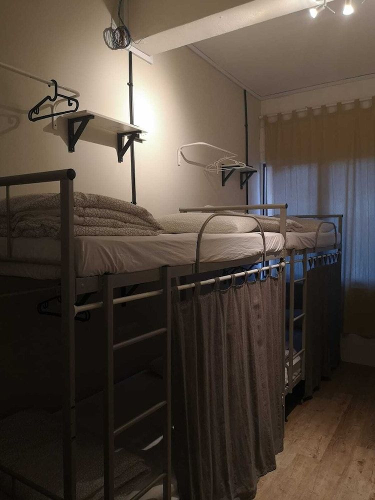 8 Beds Deluxe Family Room