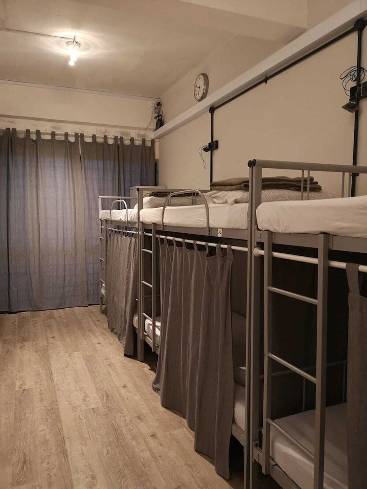 Single Bed in Deluxe 8-Beds Dormitory