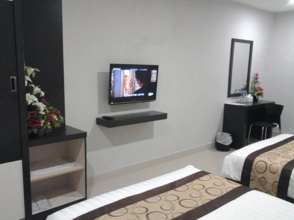 City Central Hotel Standard Room, No Windows 2