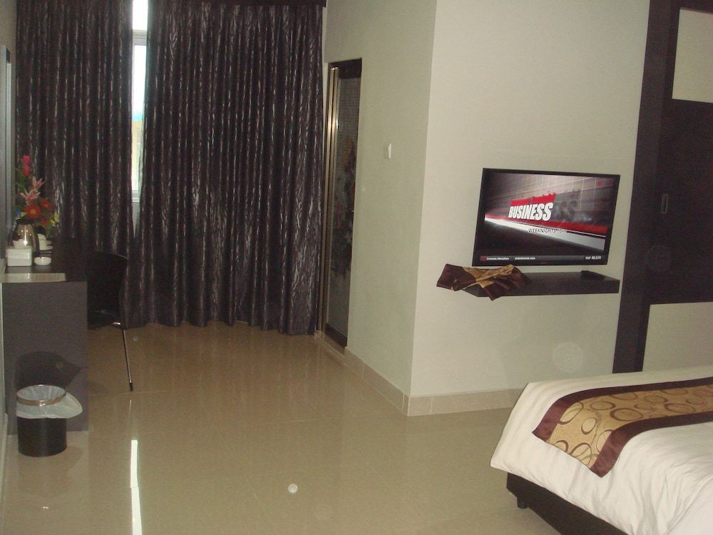 City Central Hotel Deluxe Room 3