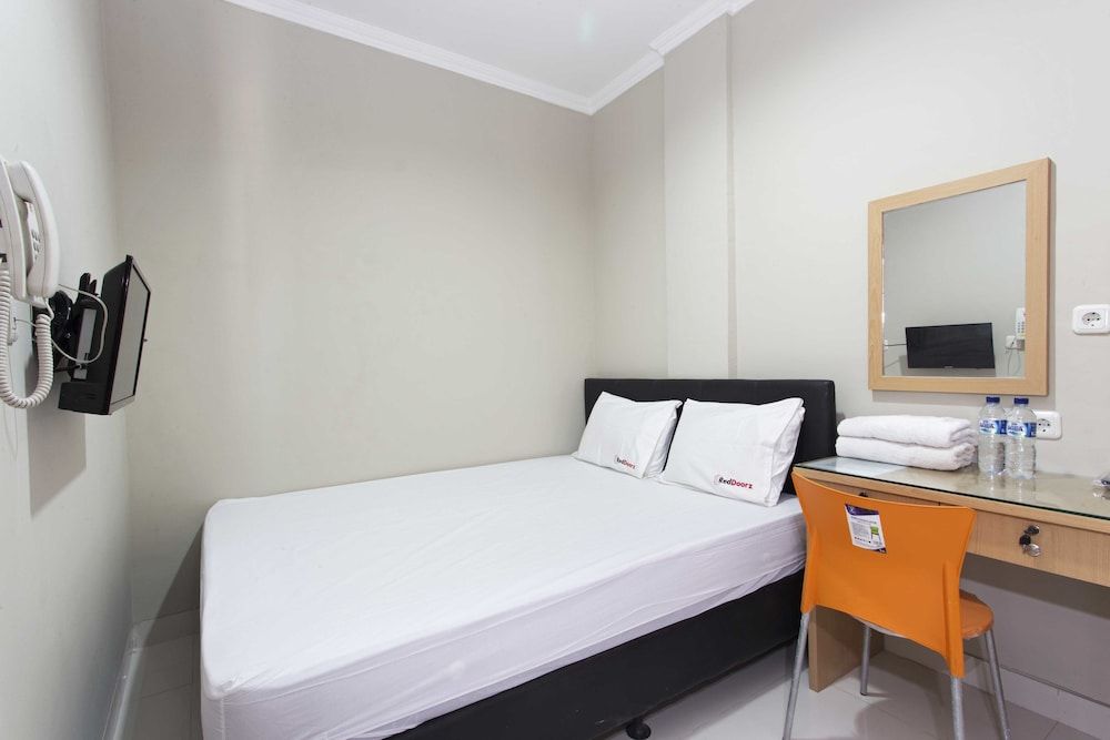 undefined RedDoorz @ Mangga Besar 2 9