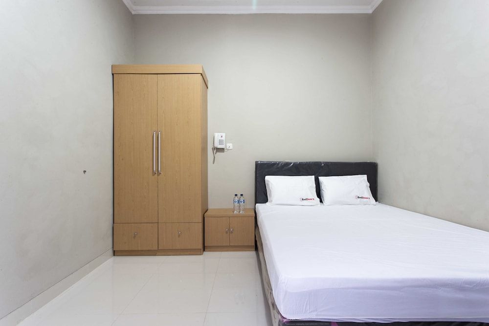 undefined RedDoorz @ Mangga Besar 2 8