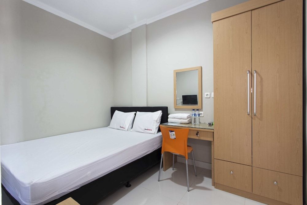 undefined RedDoorz @ Mangga Besar 2 10