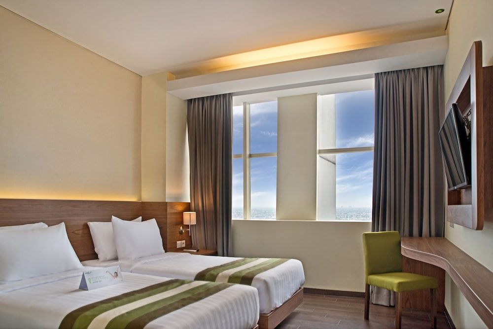Grand Whiz Hotel Poins Simatupang Jakarta Superior Double Room 3