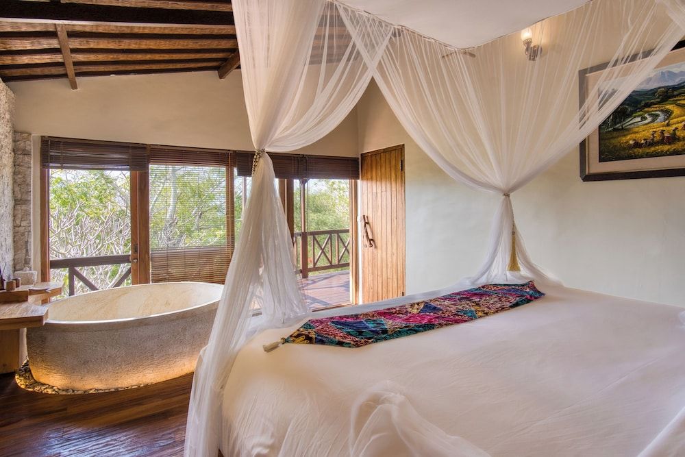 Breezy Point Villas Exclusive Villa, 3 Bedrooms, Private Pool, Garden View (Flamboyant House) 5