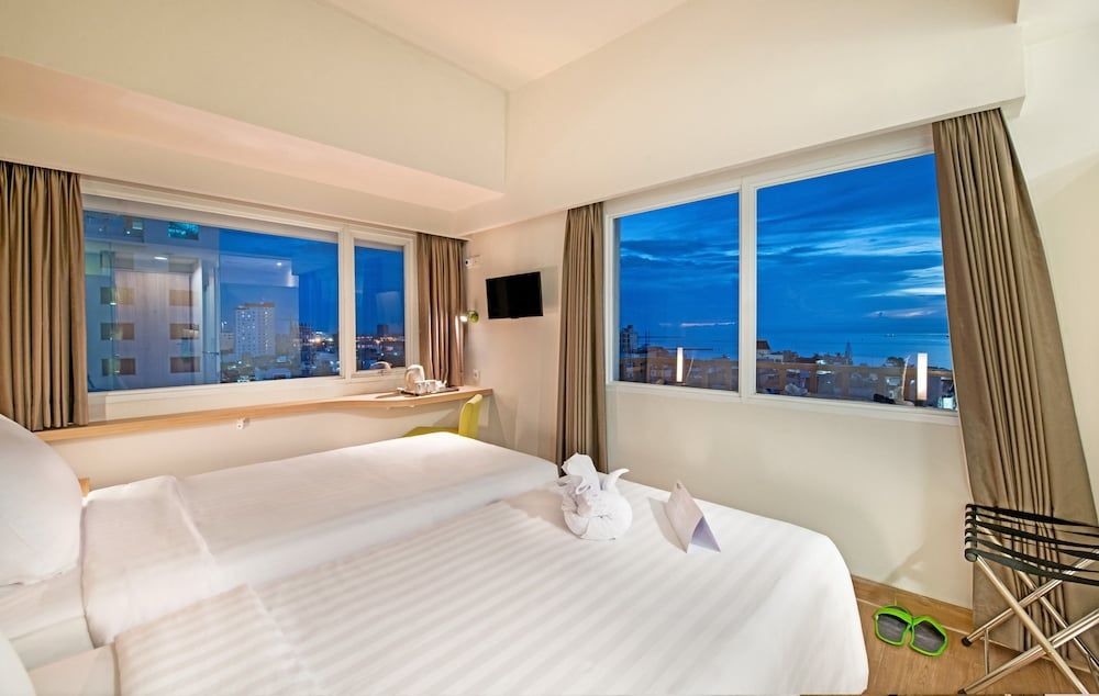 Whiz Prime Hotel Hasanuddin Makassar Superior Twin Room 2