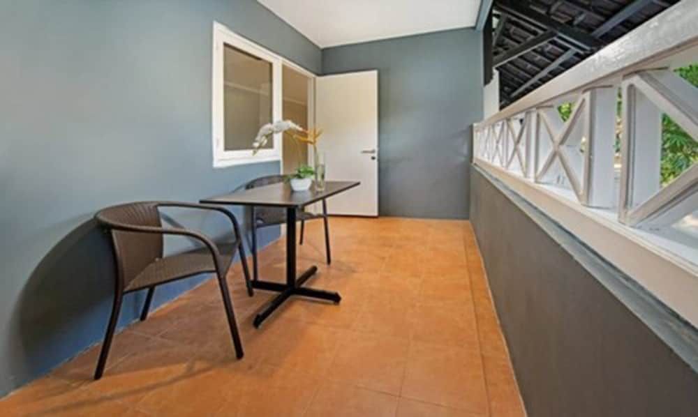 Deluxe Room, Balcony