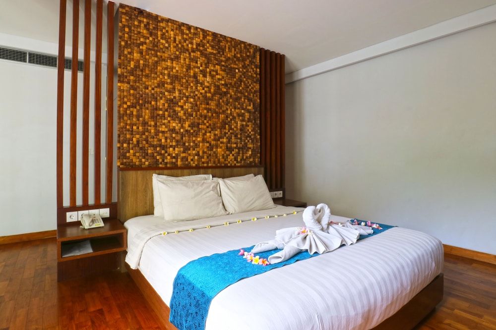 Honeymoon Suite