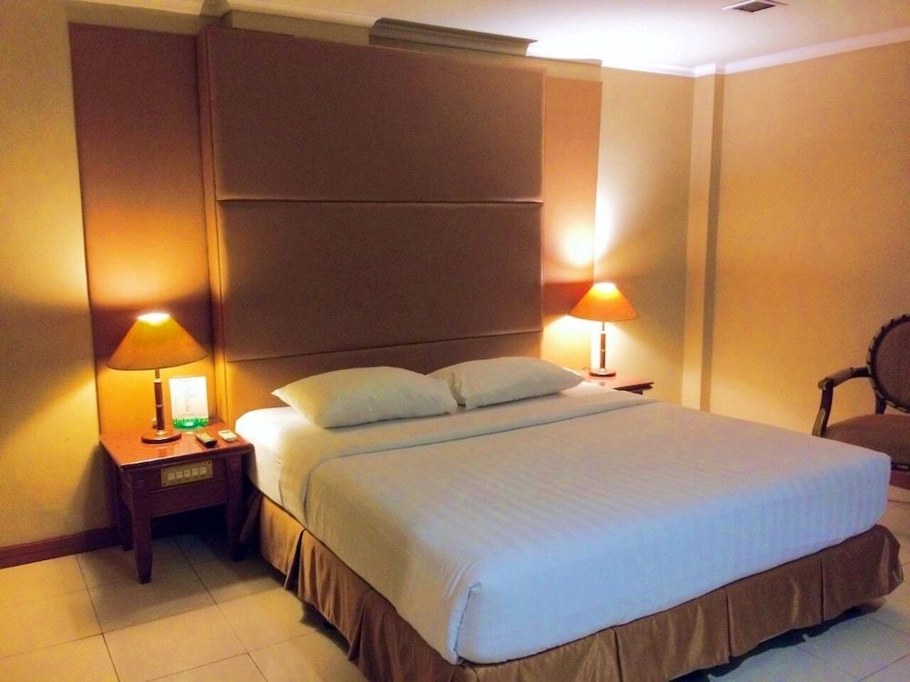 undefined Hotel Olympic 4