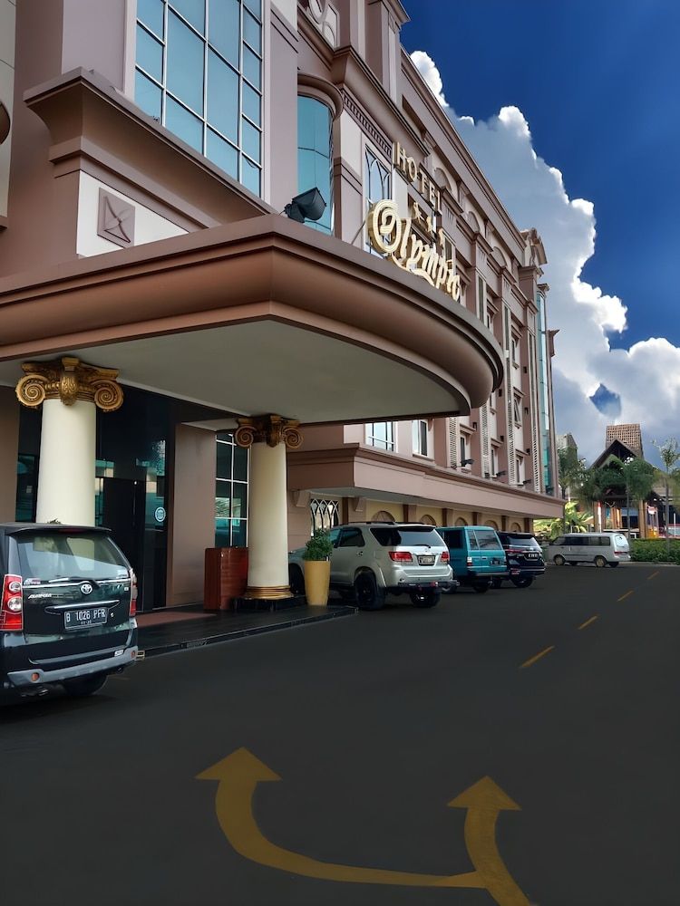 undefined Hotel Olympic 2
