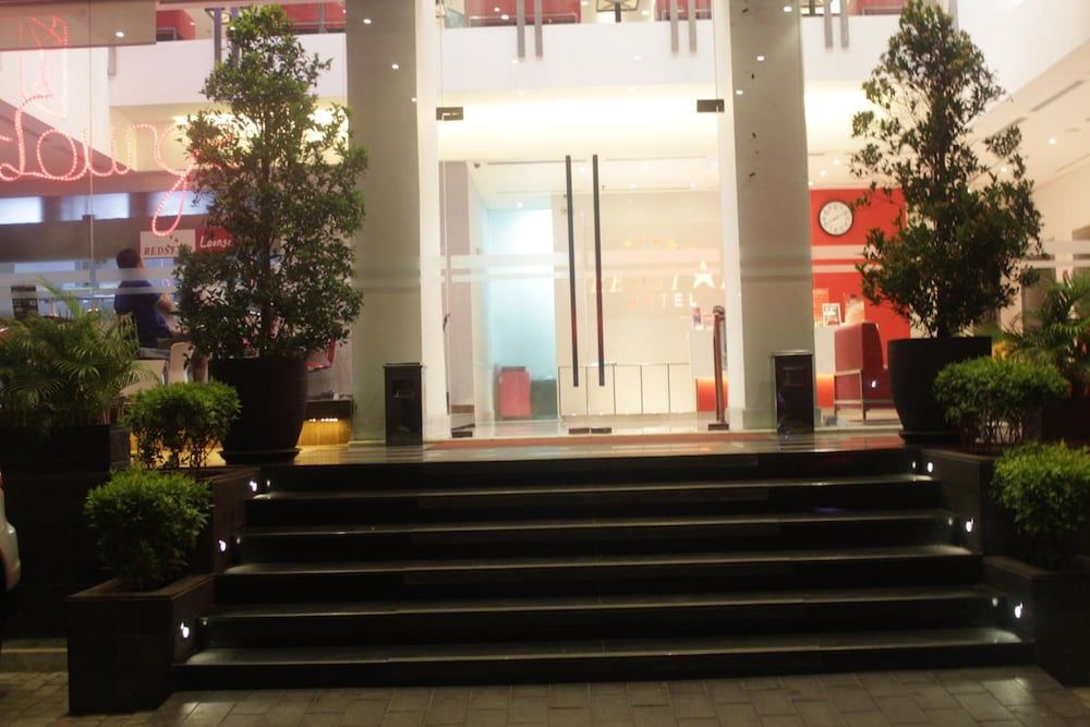 undefined Redstar Hotel 6
