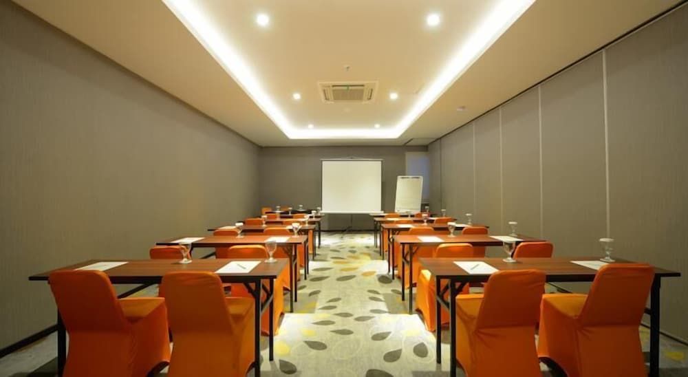 undefined J Hotel Bandara Soekarno Hatta 7