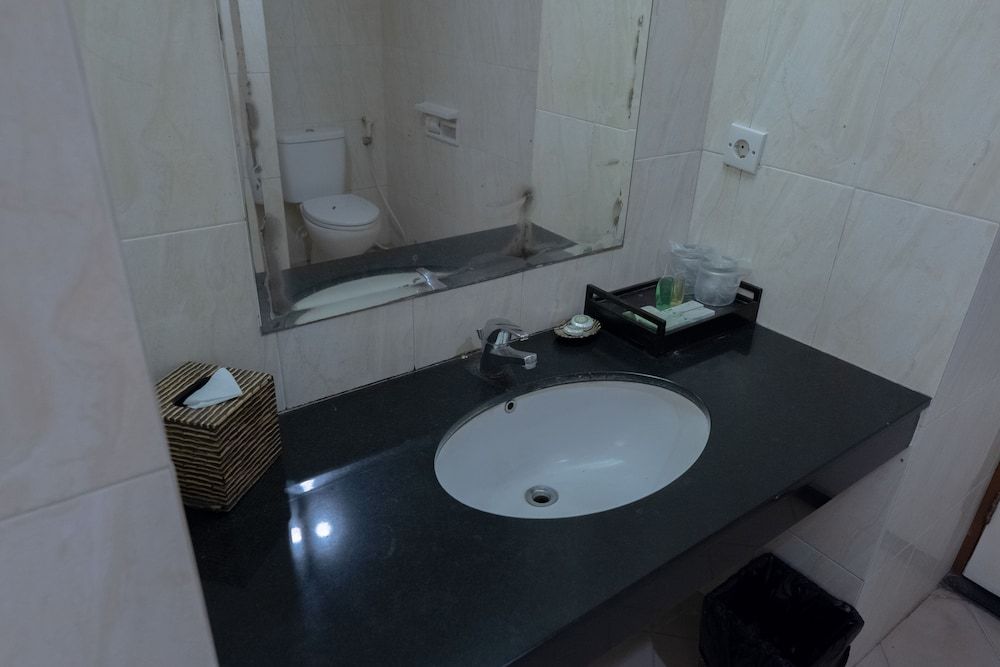 Green Valley Resort Deluxe Room 7