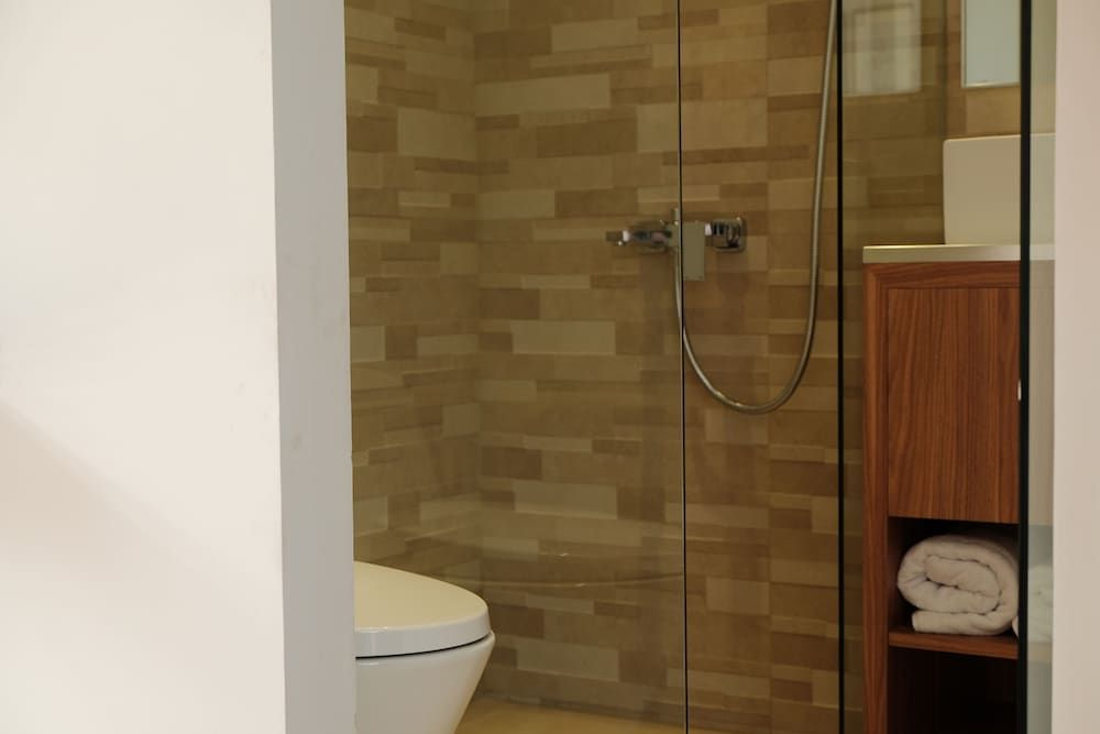 Flat06 Tendean Superior Room, 1 King Bed 7