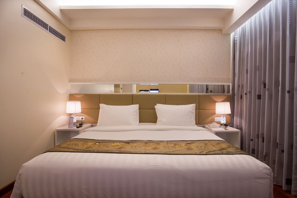 Golden Palace Hotel Lombok Suite, 1 Double Bed 2