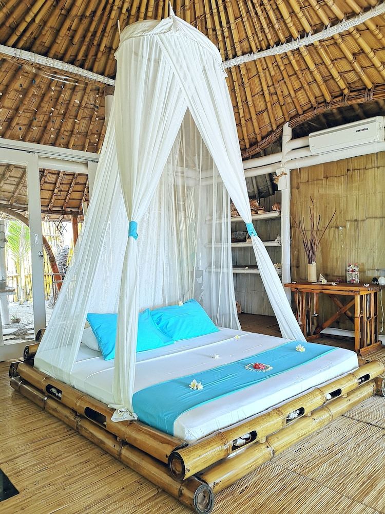 Coconut Garden Beach Resort Honeymoon Bungalow, Beach View 3