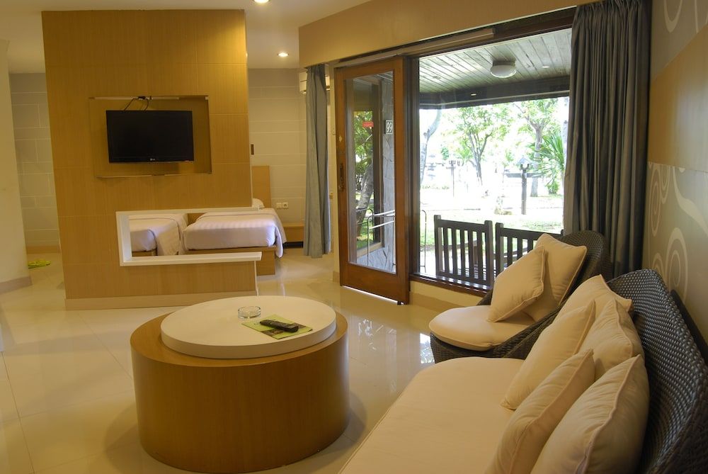 Putri Duyung Ancol Deluxe Suite (Upper Floor) 4