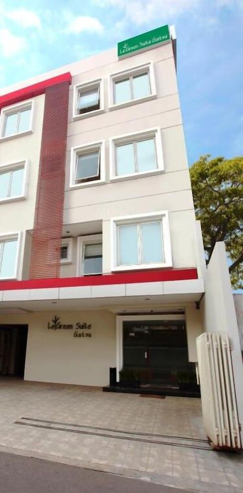 undefined LeGreen Suite Gatot Subroto 3