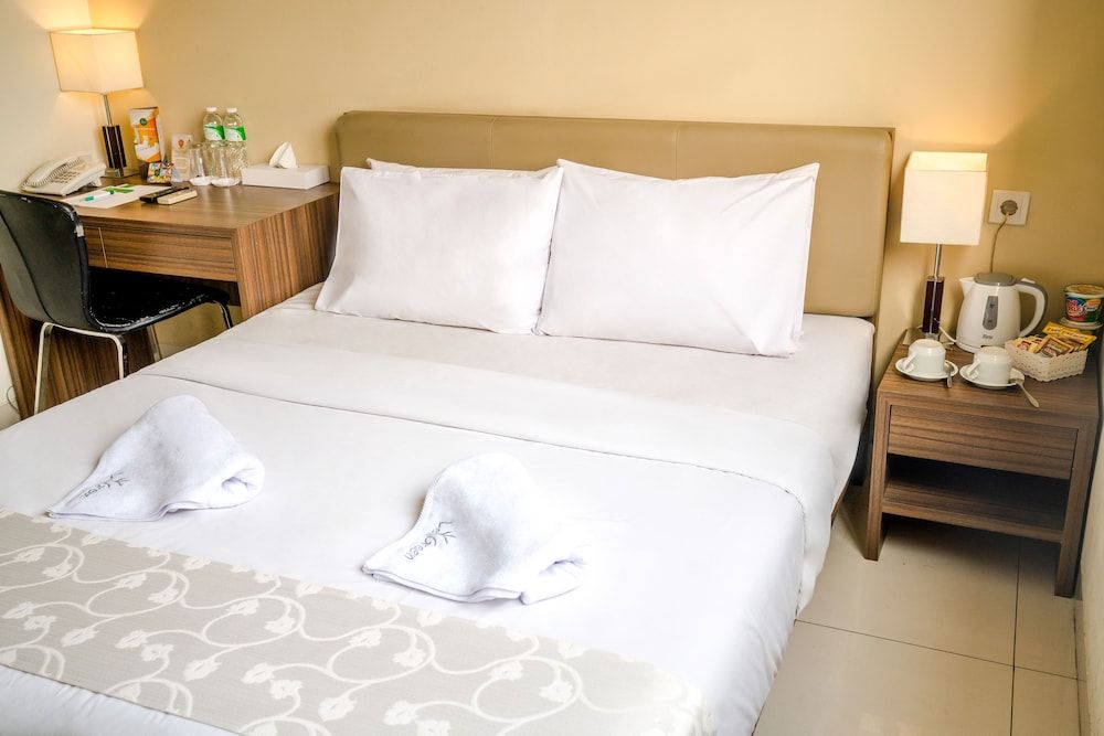 undefined LeGreen Suite Gatot Subroto 10