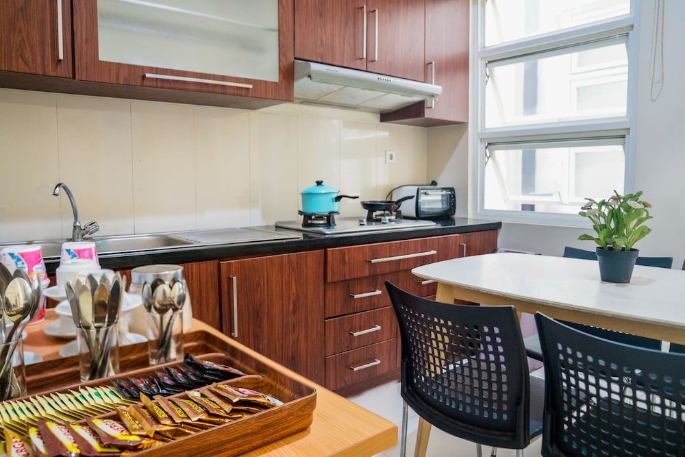 undefined LeGreen Suite Gatot Subroto 5