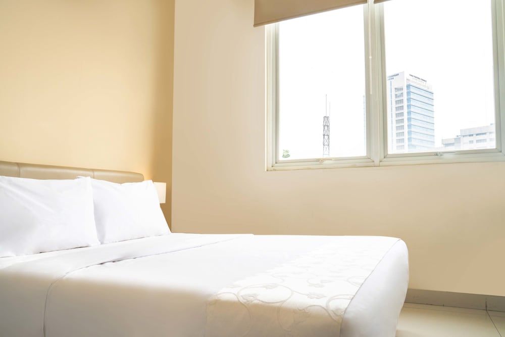 undefined LeGreen Suite Gatot Subroto 8