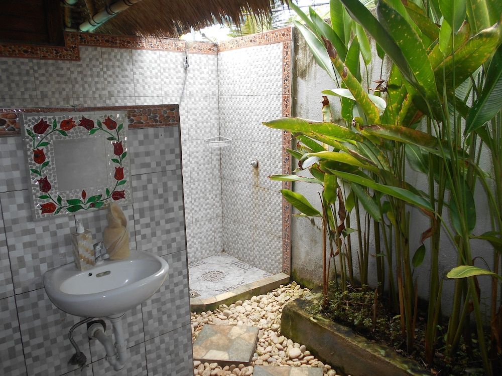 The Dafish Ceningan Deluxe Cottage 4