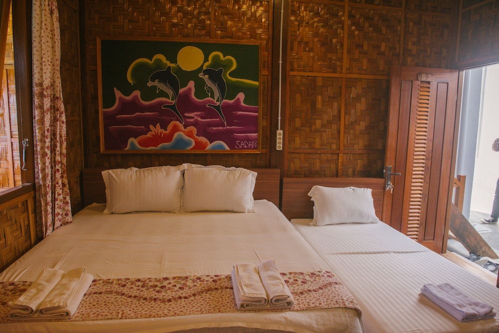Freddies Santai Sumurtiga Beachfront Bungalow 2