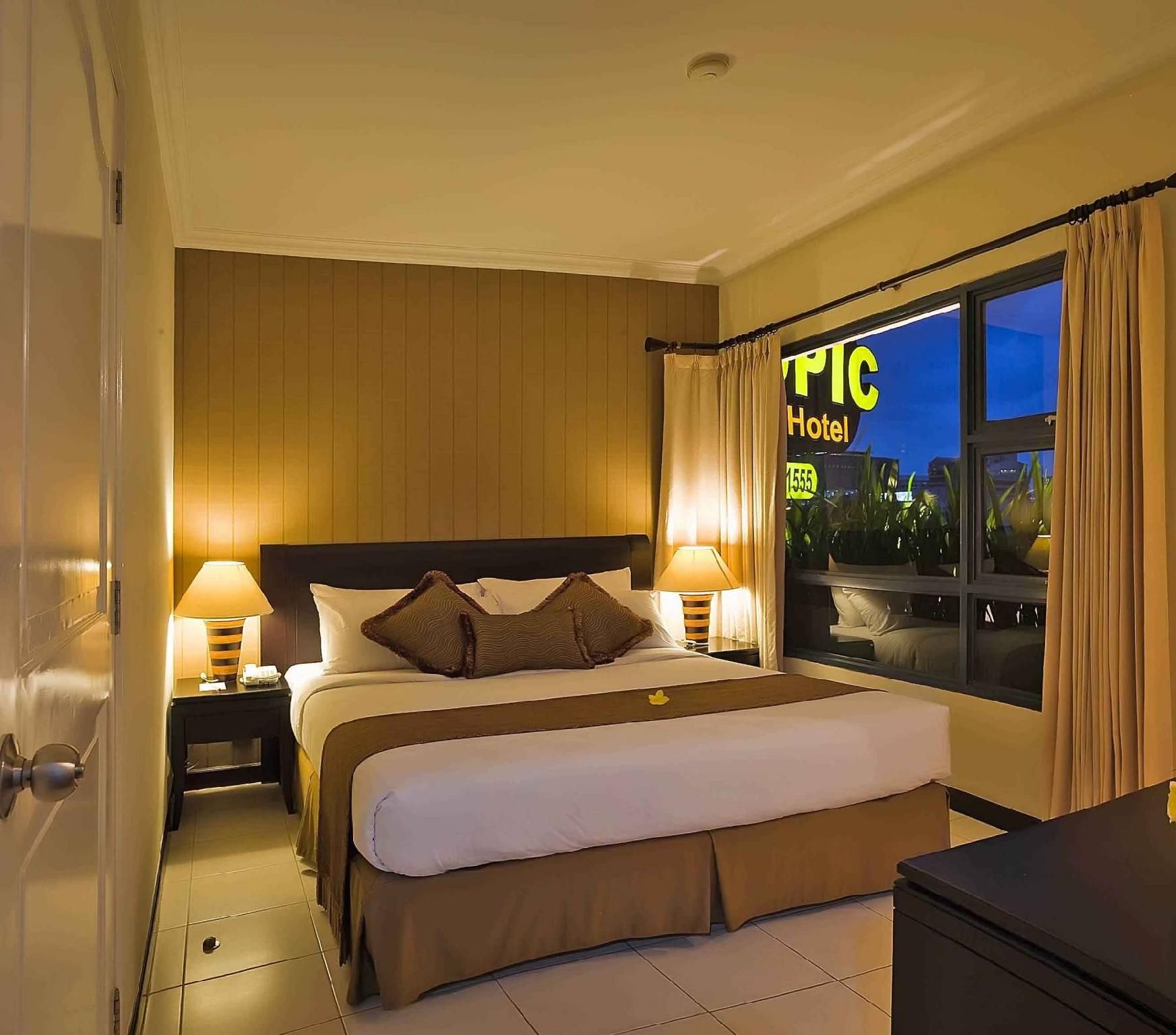 undefined Grand Tropic Suites Hotel 4