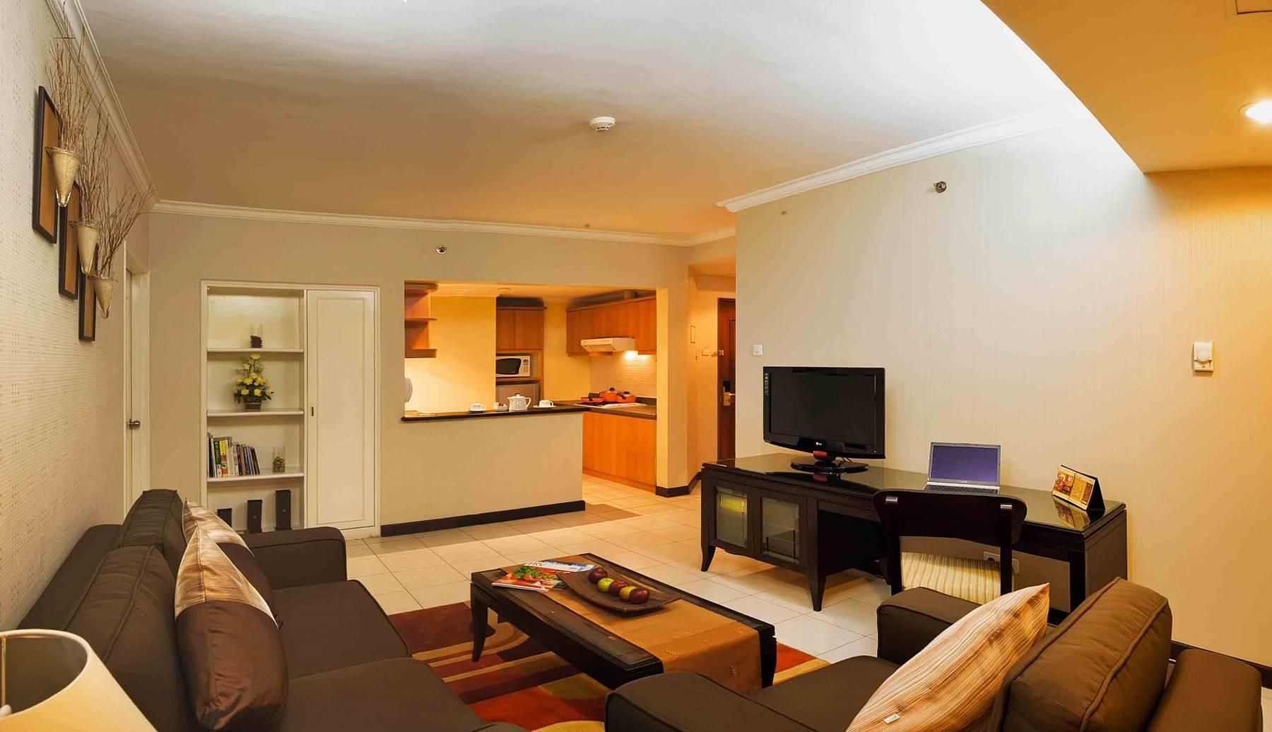 undefined Grand Tropic Suites Hotel 6