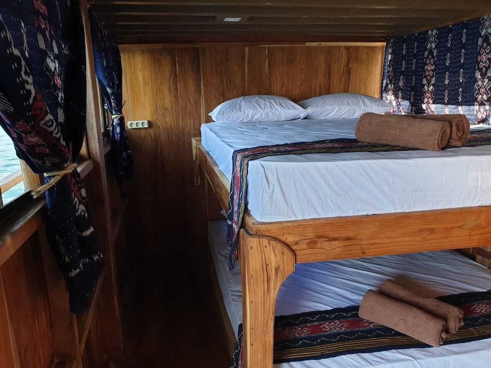 Komodo Cruise Boat Superior Cabin, 1 Bedroom, Beach View, Sea Facing 3