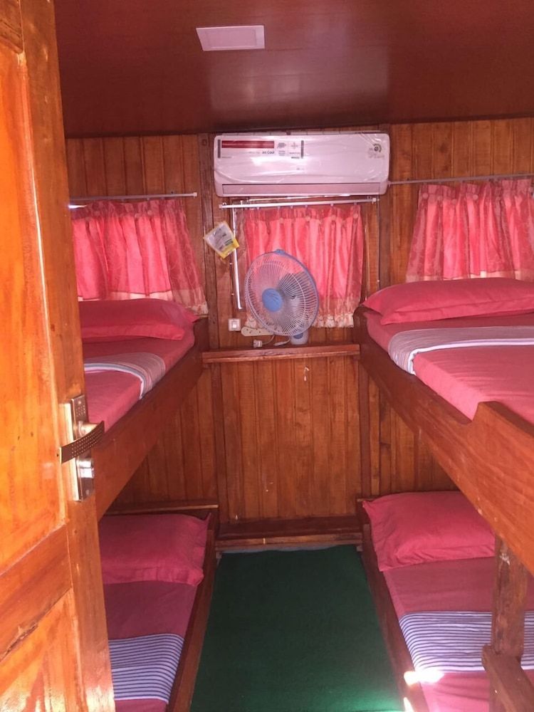 Komodo Cruise Boat Superior Cabin, 1 Bedroom, Beach View, Sea Facing 2