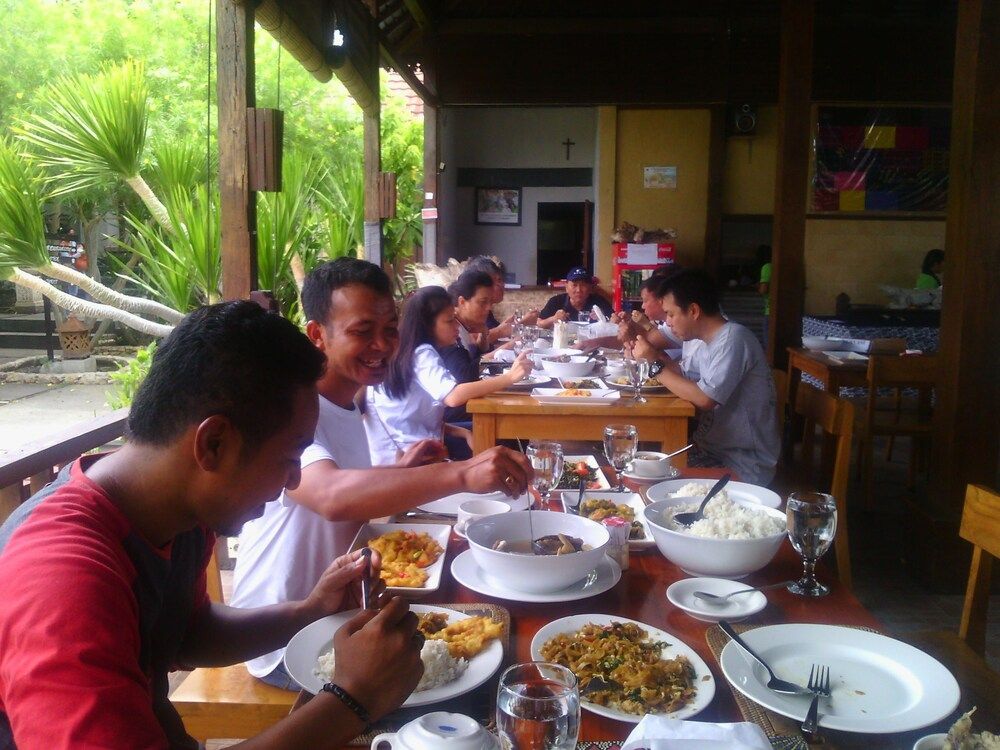 undefined Komodo Cruise Boat 4