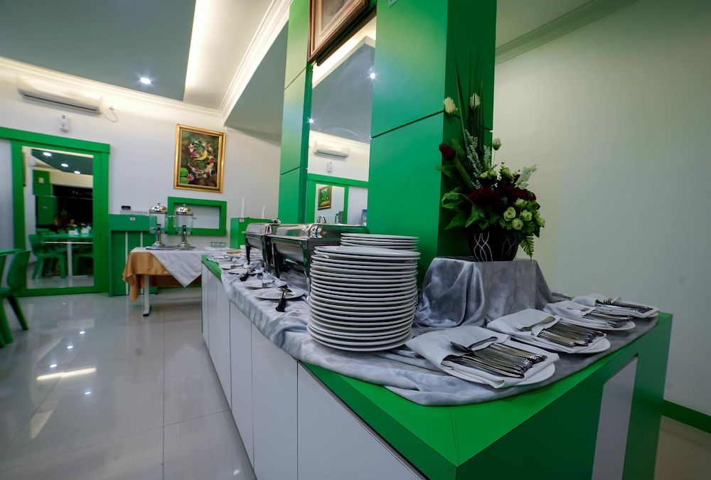 undefined Greenland Hotel Batam 6