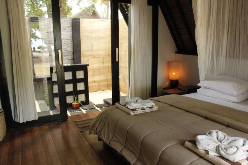 Deluxe Bungalow, Terrace, Partial Ocean View