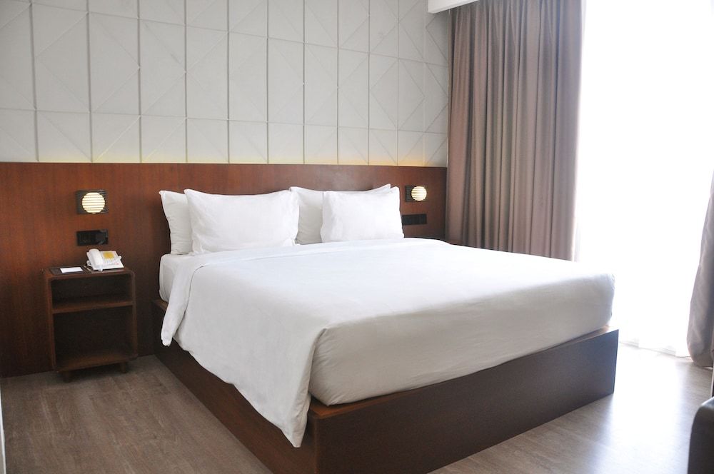 Golden Tulip Pontianak Deluxe Double Room