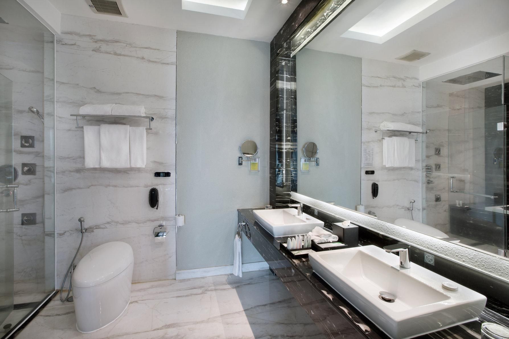 1 King Royal Suite