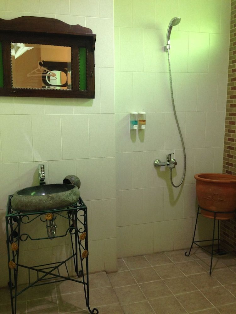 undefined SARE Suites 8