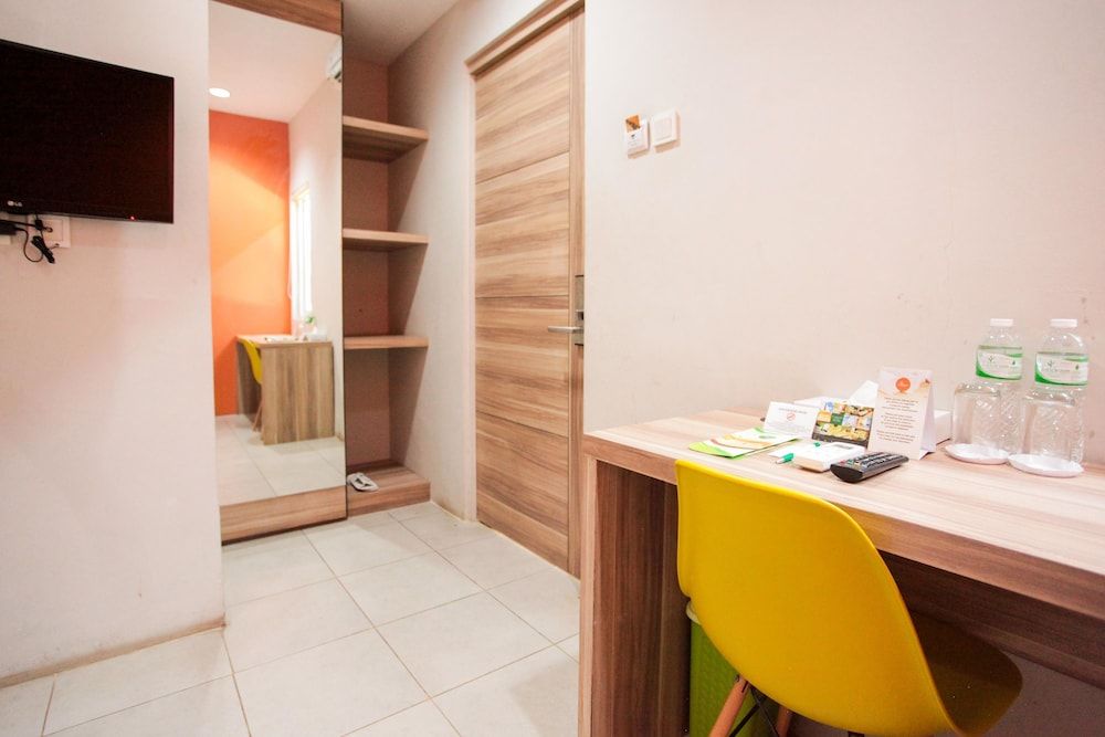 LeGreen Suite Supomo Green Room 9