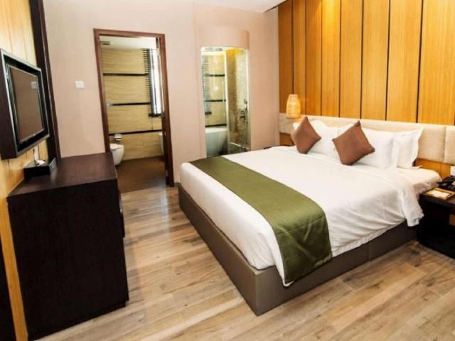 undefined Eska Hotel 4