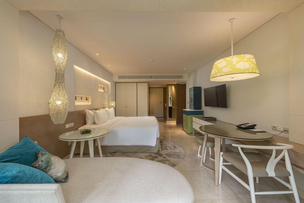 Wana Pool Access Room