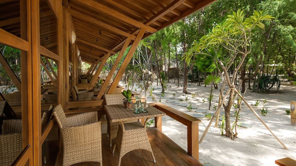 Pearl of Trawangan Teak Cottage 8
