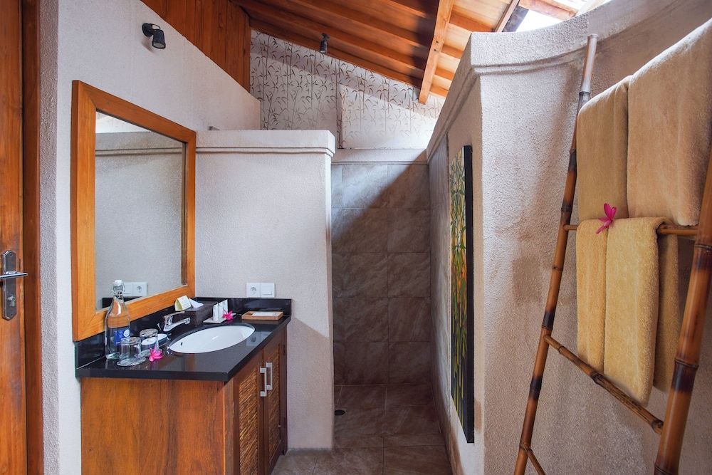 Pearl of Trawangan Teak Cottage 10