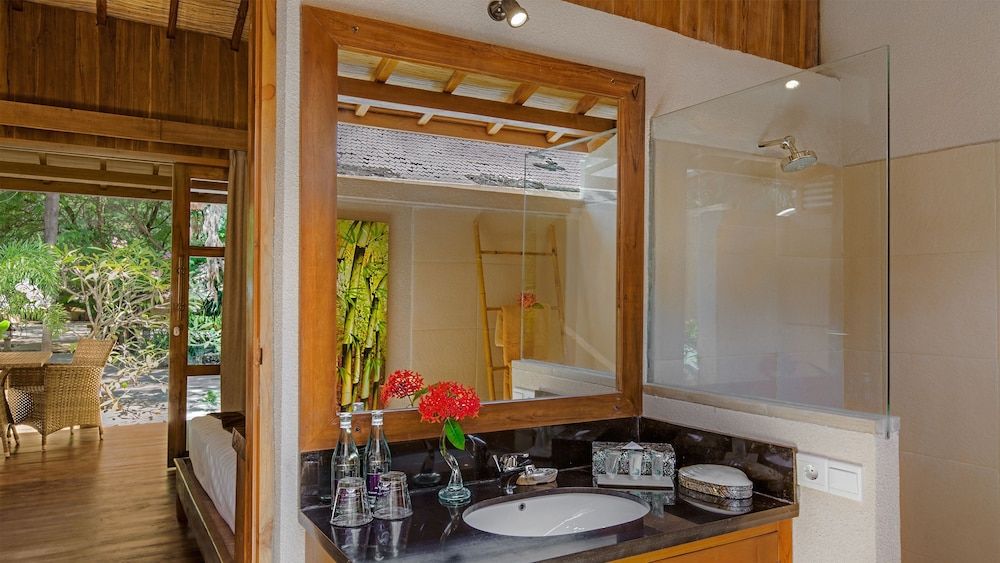 Pearl of Trawangan Teak Cottage 9