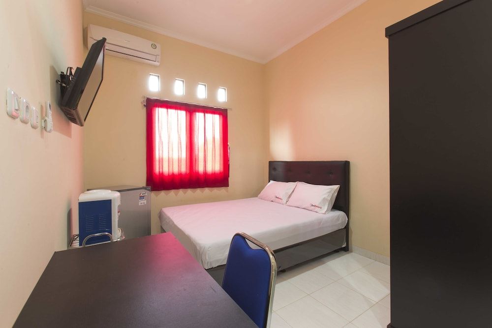 Reddoorz Room