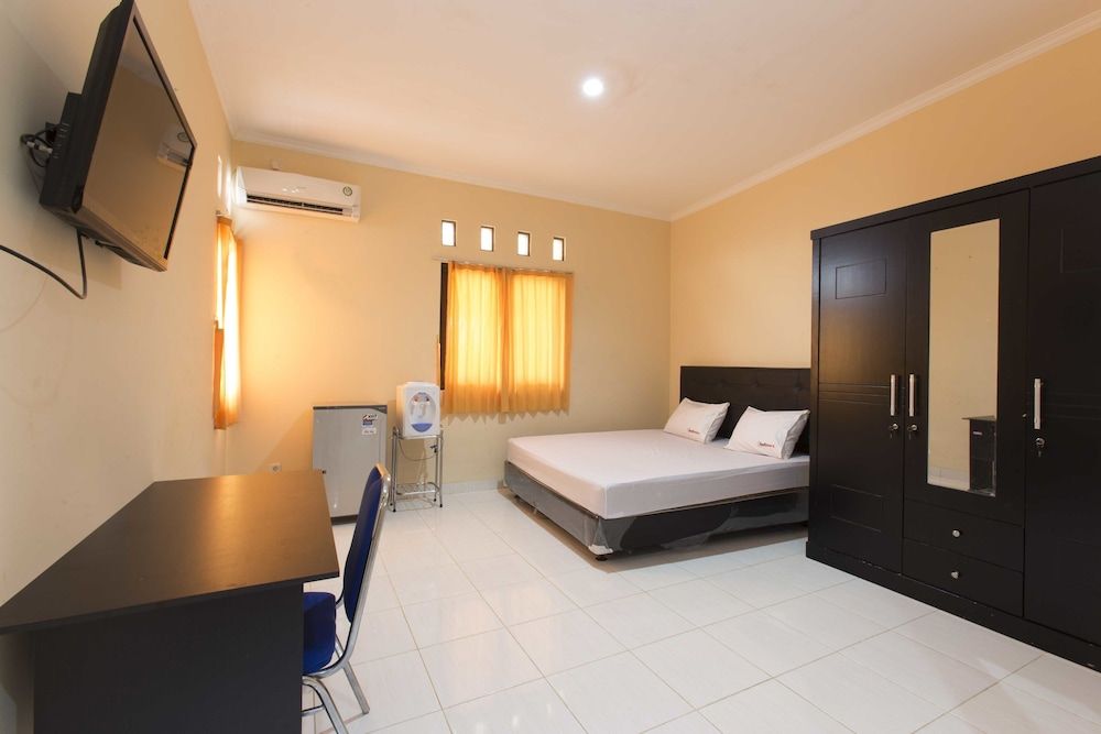 Reddoorz Room