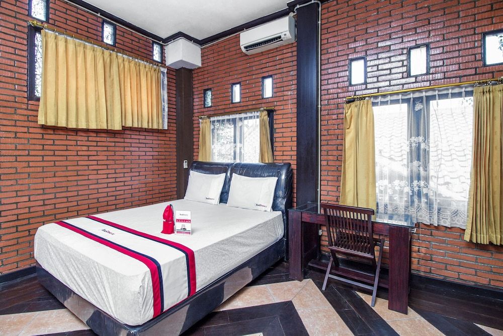 RedDoorz @ Cilandak Timur Double Room 3