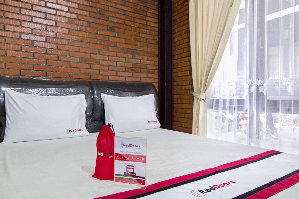 RedDoorz @ Cilandak Timur Double Room 2