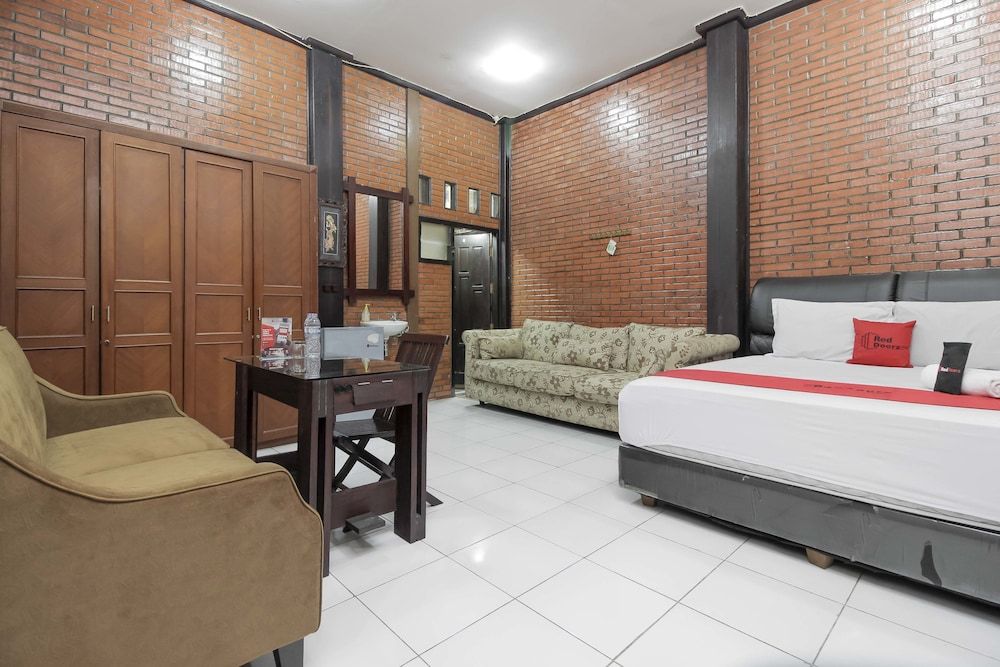 RedDoorz @ Cilandak Timur Double Room 13