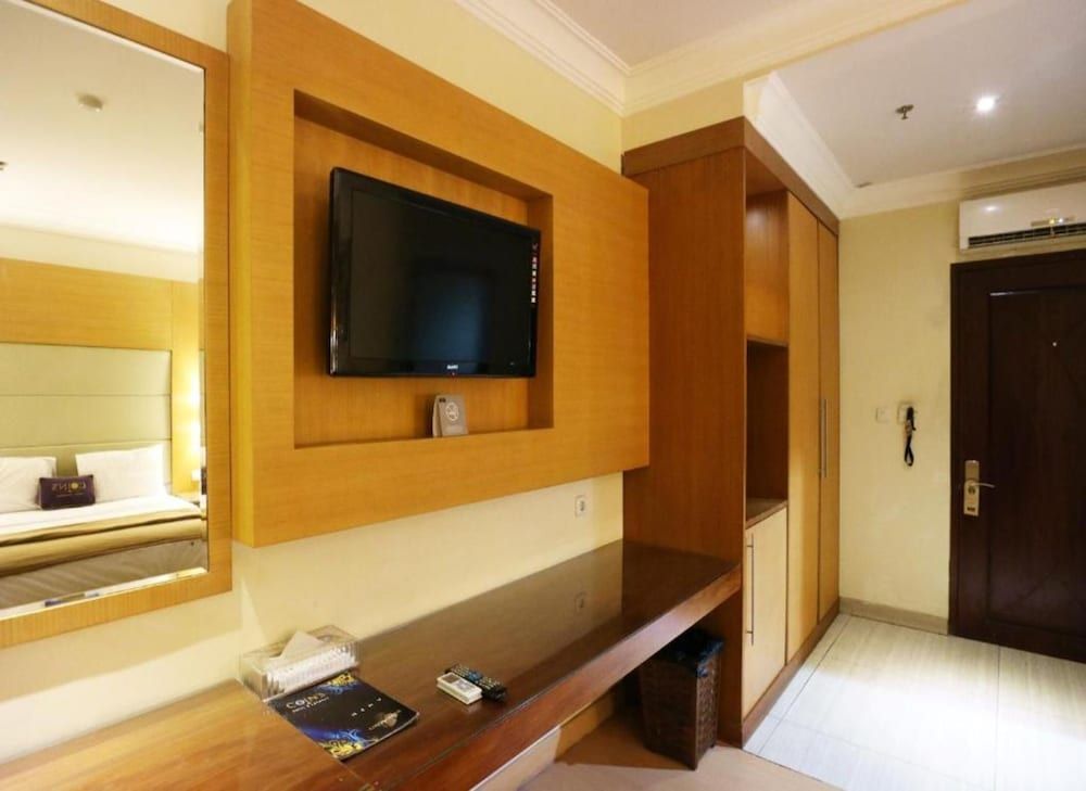 Coin's Hotel Jakarta Standard Double Room 8